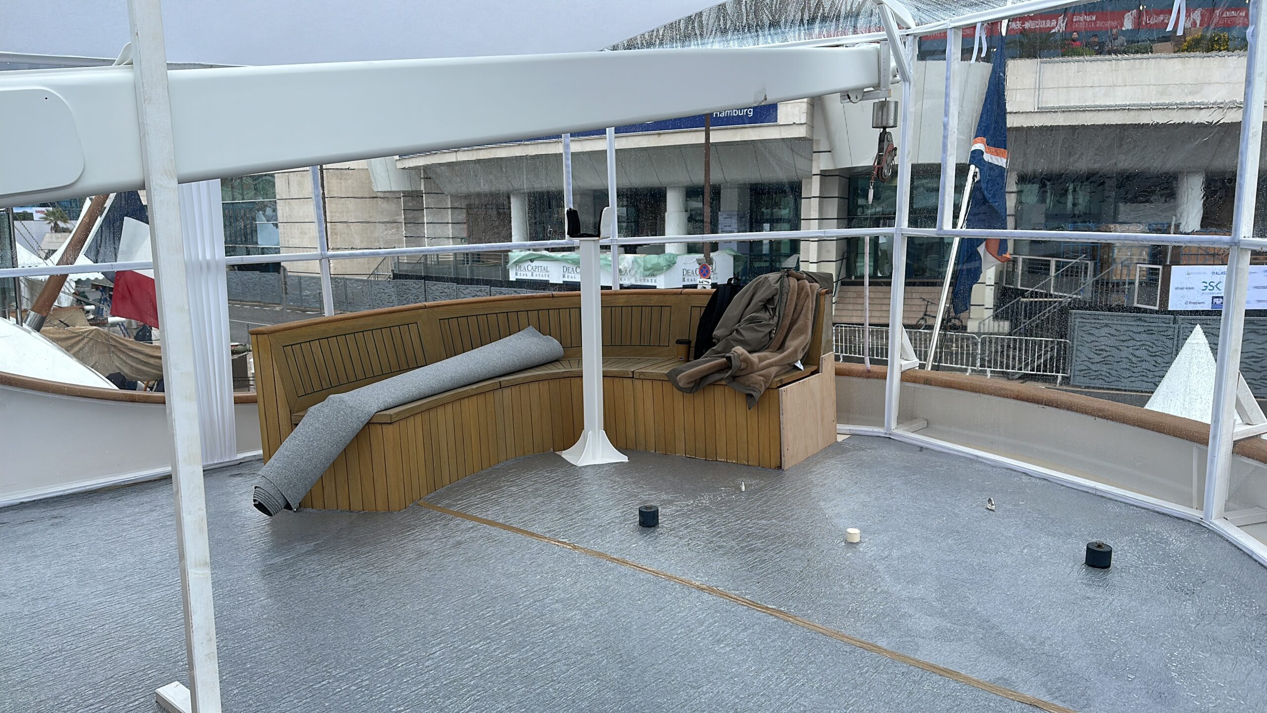 amarrage yacht Cannes Lions - corporate yacht deck with the Palais des Festivals jetty in the background, illustrating the Yacht Row perimeter during the festival